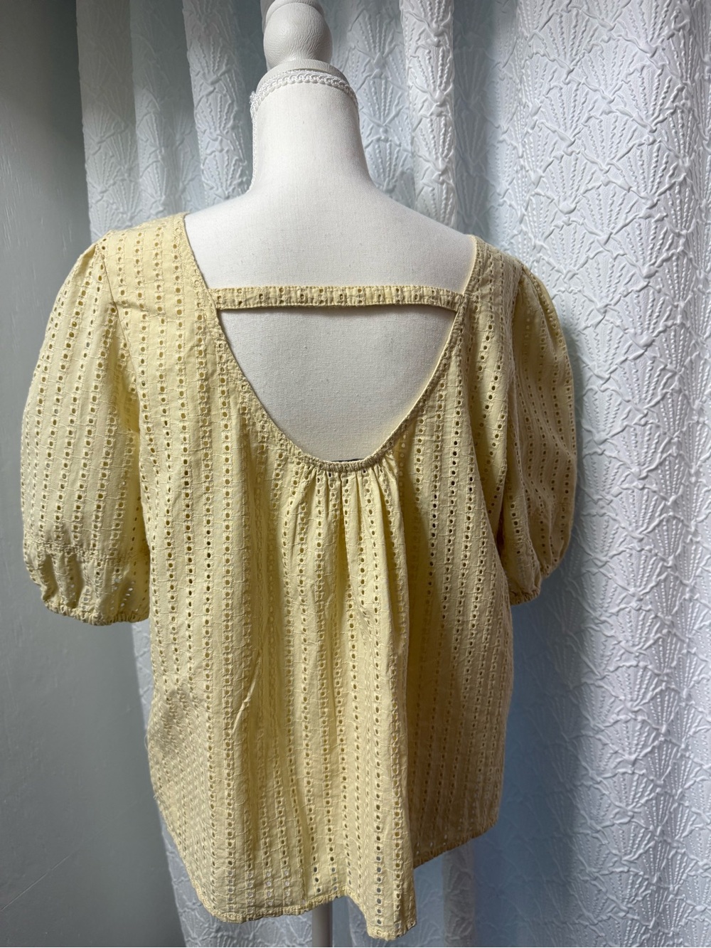 LOFT Pale Yellow Eyelet Puff Sleeve Blouse - Picture 2 of 5